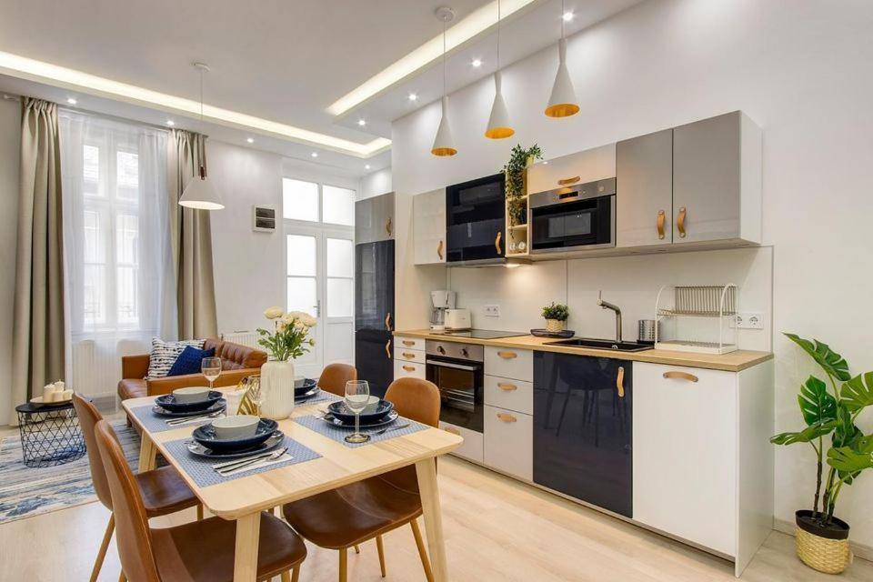 Emerald Residency 4Br-2Ba Apartament *
